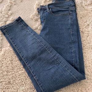 Levi's Women's Medium Blue Skinny Jeans